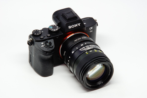 ミラーレスで新品&お手軽MFレンズに挑戦！：中一光学 CREATOR 85mm F2