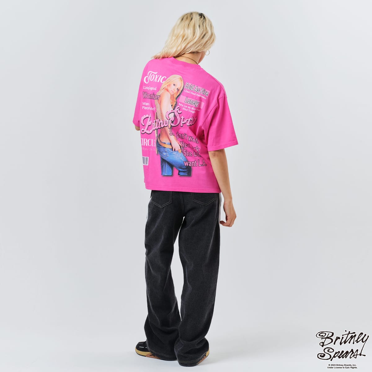 atmos pink x Britney Spears Magazine Cover Print T-Shirt PINK