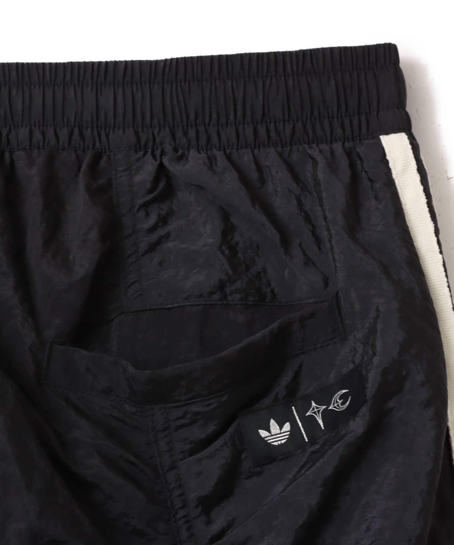 adidas THUG CLUB WOVEN TRACKPANTS ブラック/シルバーメタリック