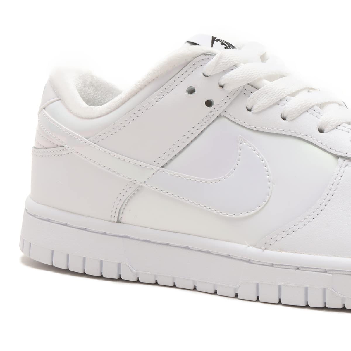 NIKE W DUNK LOW SE WHITE/MULTI-COLOR-BLACK（ナイキ ウィメンズ