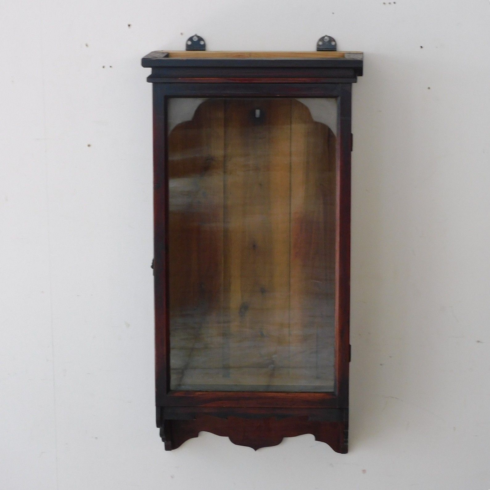 ゆらゆらガラスの壁掛けショーケース HK-a-04910 ⁄ 吊り棚 ゆらゆら