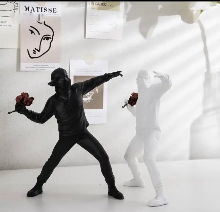バンクシー フィギュア 花束を投げる男 インテリア 【新品】Banksy