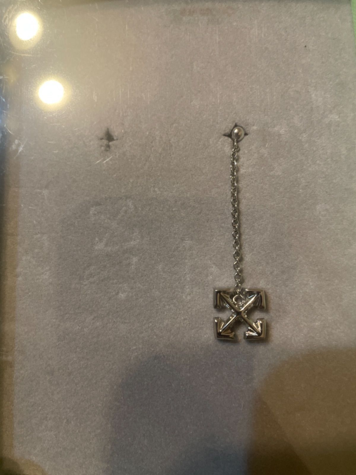 期間限定値下 Off-White アロードロップピアス シルバー - メルカリ