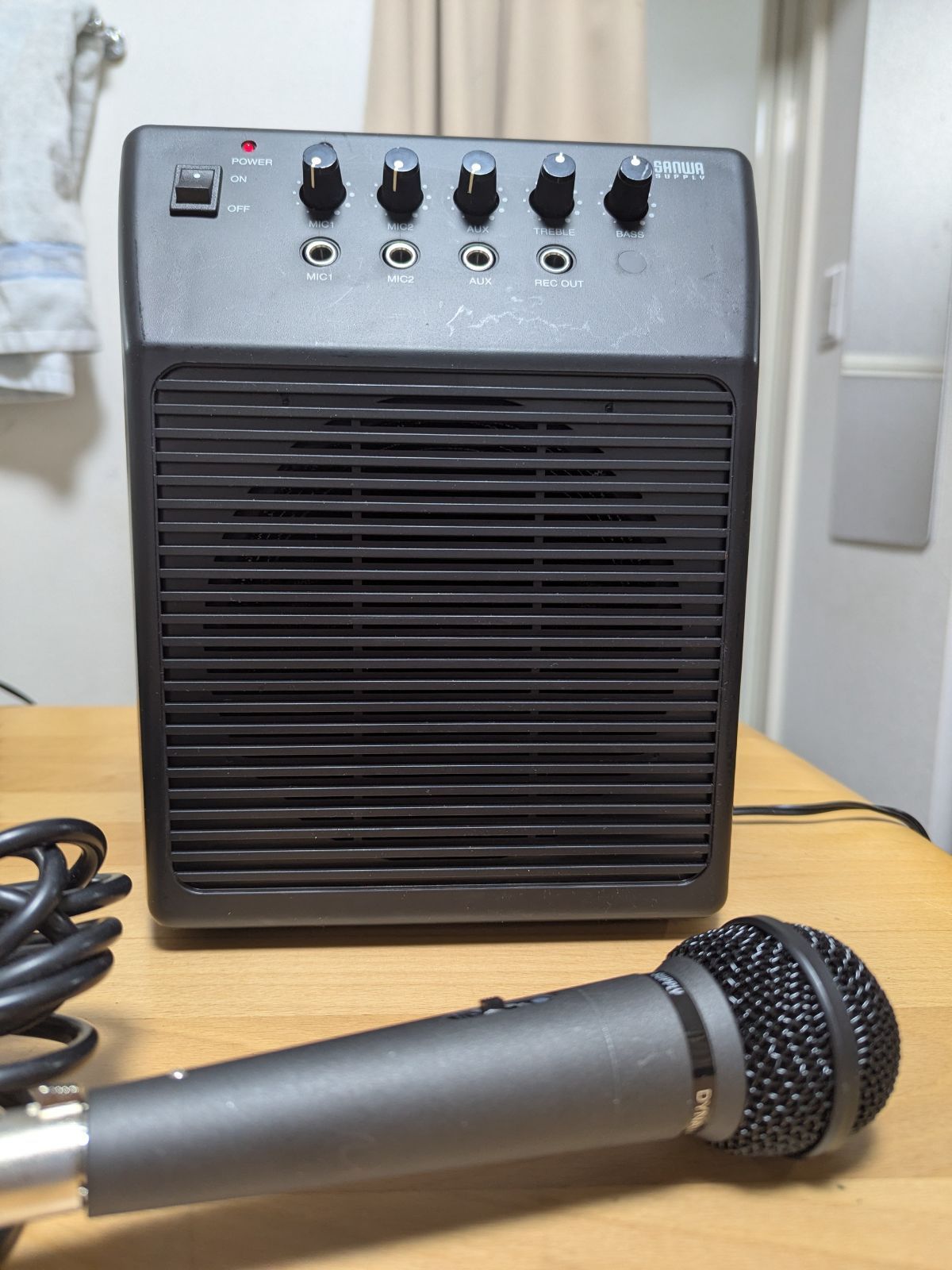 s.t107】SANWA アンプ内蔵スピーカー 400-SP044 マイク付き s.t107