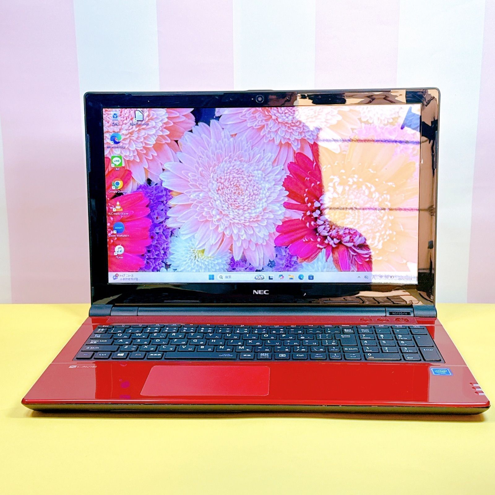 爆速SSD✨Windows11✨赤いノートパソコン 薄型dynabook カメラ カメラ