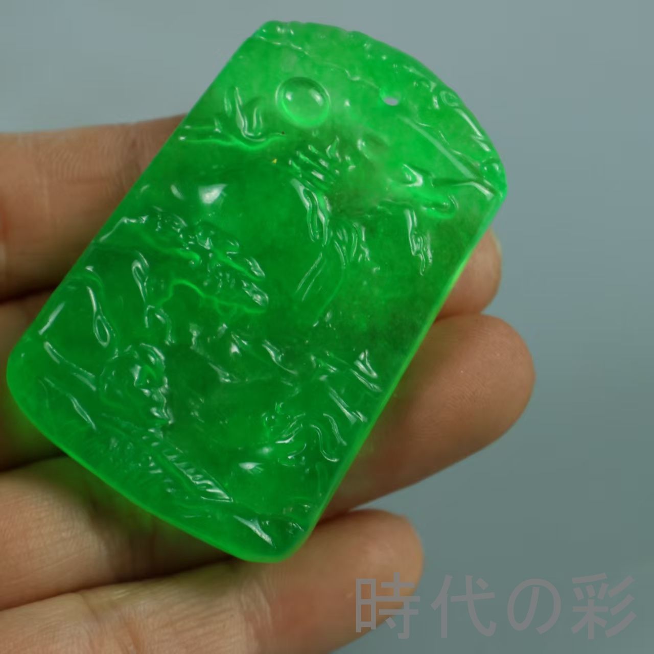 古美術 翡翠 氷糯 辣緑 手彫 龍頭紋 獣牙形 根付 玉佩 玉衝牙 お守り
