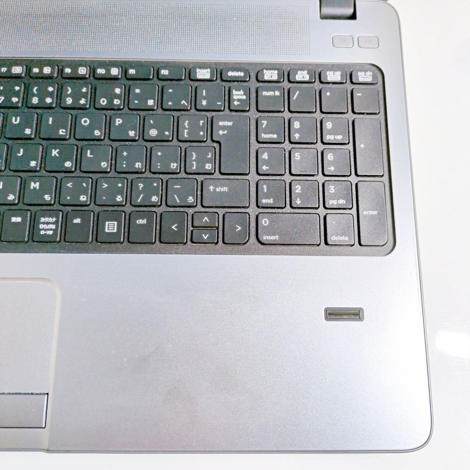 初心者におすすめ✨SSDで快適✨8GB×DVD×15.6型✨カメラ付き✨Windows11