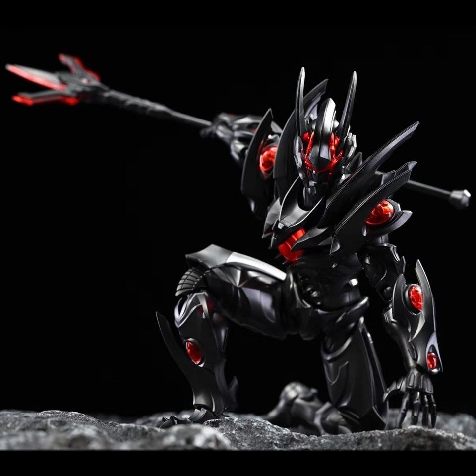 ブロックアクションフィギュア ウルトラマンギンガ ダークルギエル