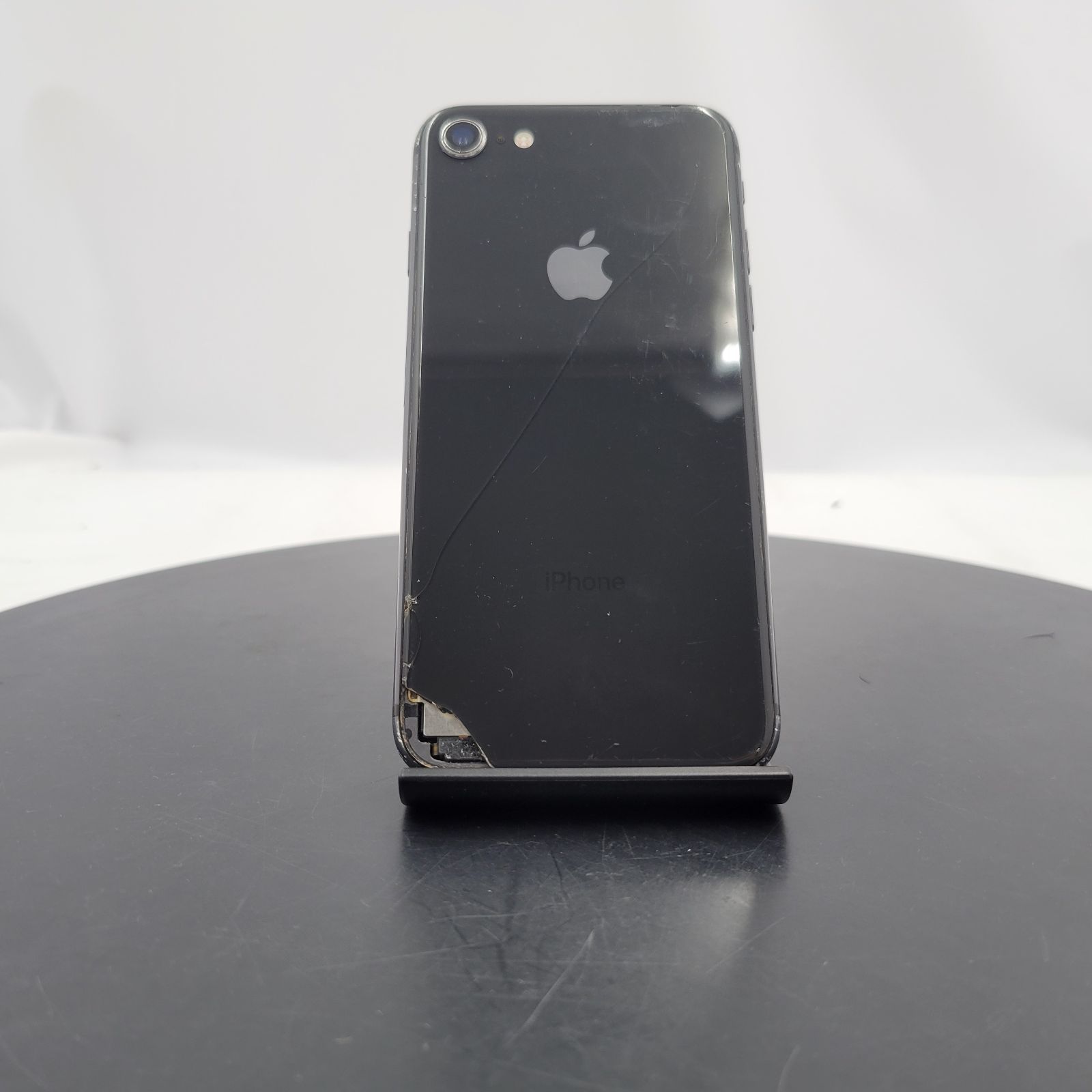 ジャンク 液晶 背面割れ Apple iPhone 8 64GB au解除版SIMフリー