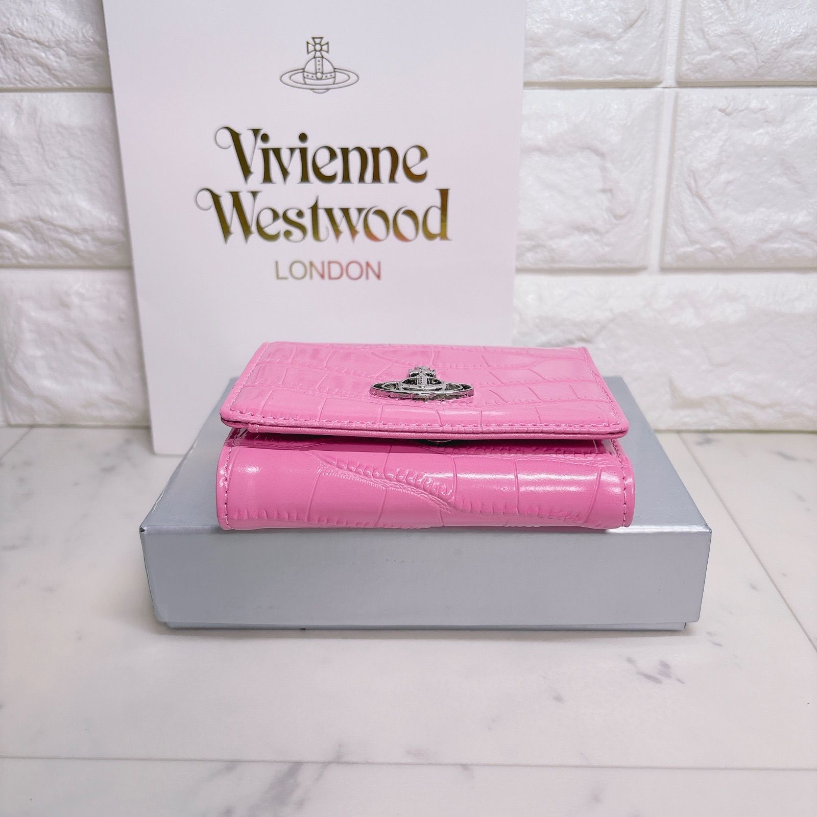 再入荷！【新作 最高にキュート♡】Vivienne Westwood 三つ折財布