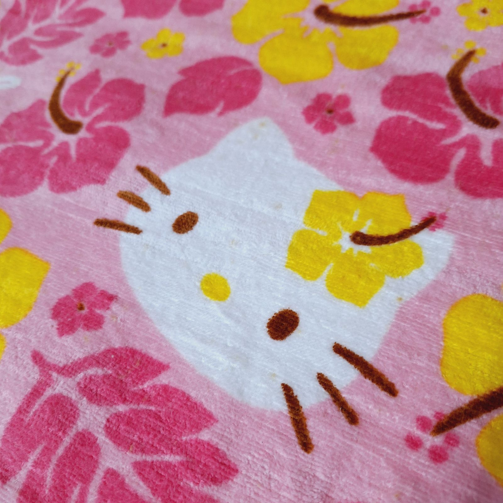 希少レア ハローキティ 日焼け ガングロ ハイビスカス タオル 2003