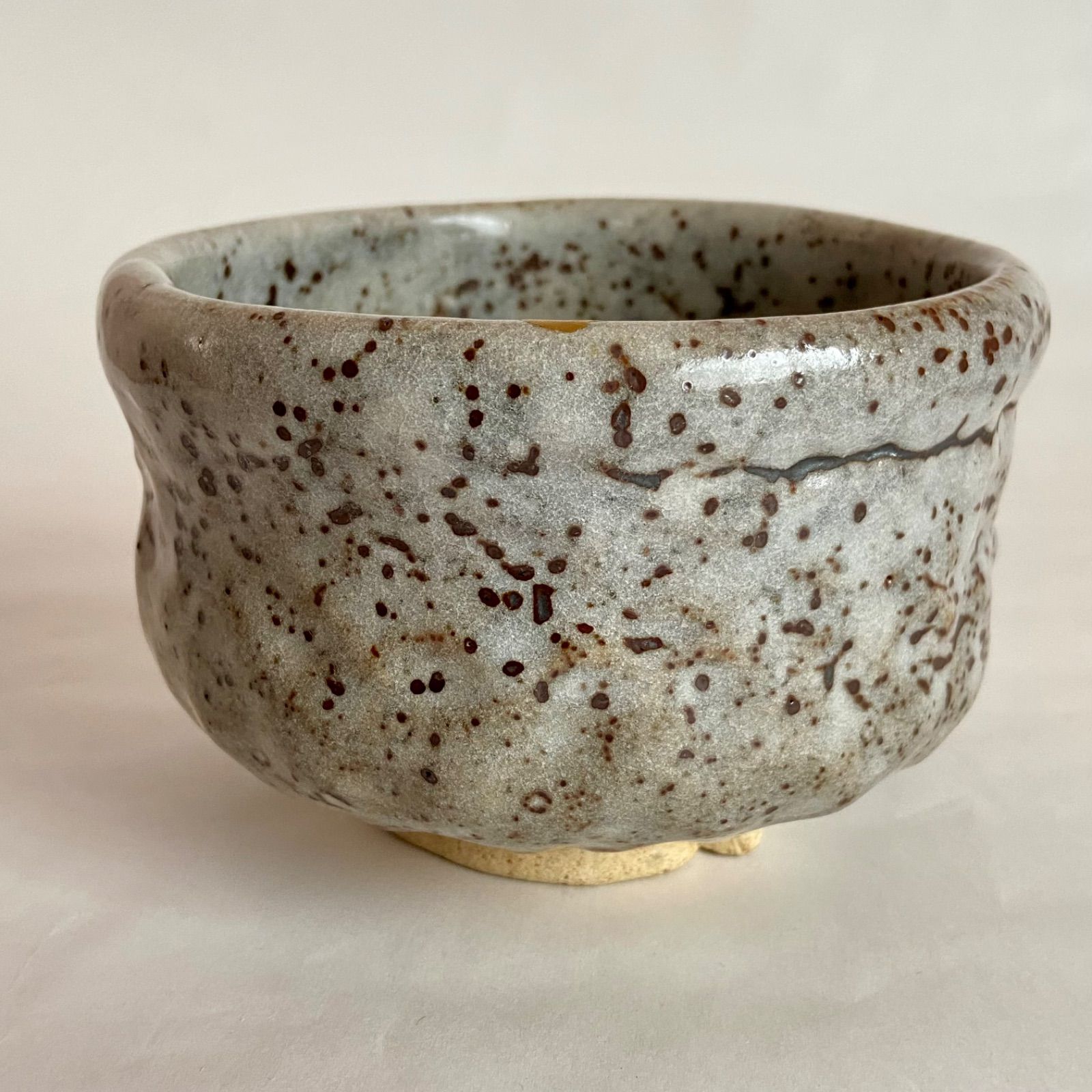 抹茶茶碗 鼠志野 美濃焼 捻上手 信男作 共箱入 茶盌 茶道具 陶芸 古