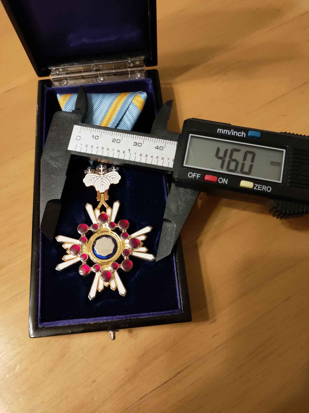 極美品】瑞宝双光章（旧勲五等瑞宝章）略綬 共箱付 完品 勲章 徽章