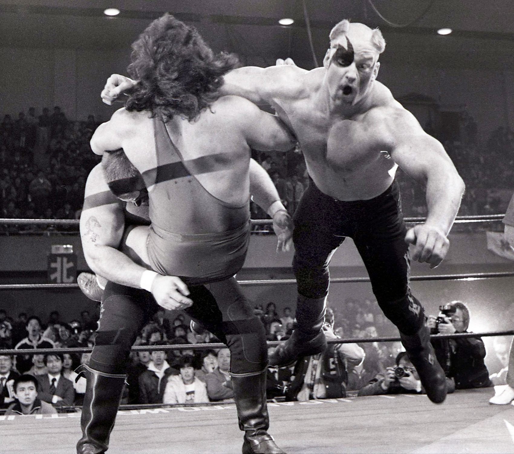 ホーク・ウォリアーが「欲しい」と言ってきた衝撃写真…ベテラン