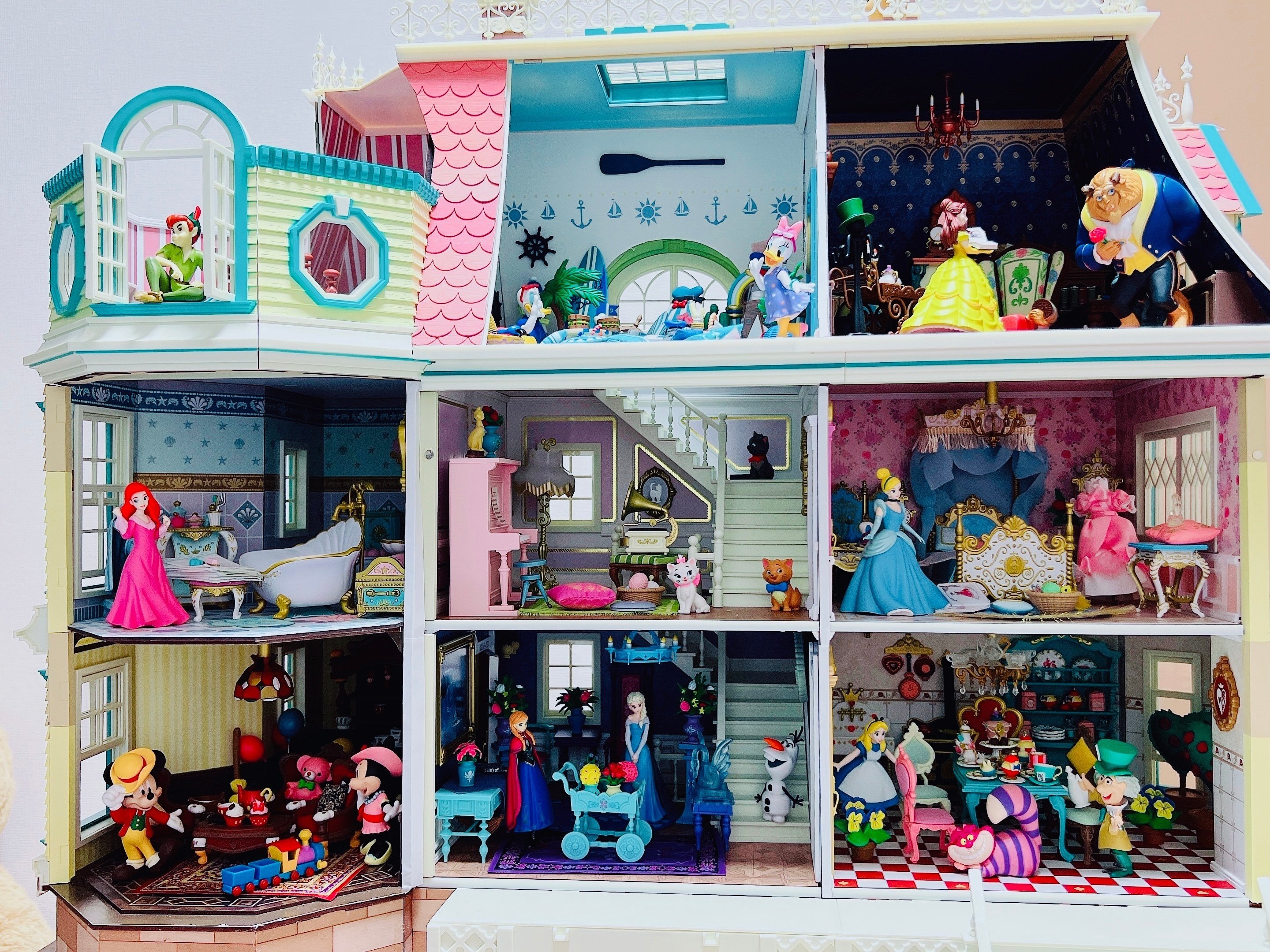 ディズニーのドールハウスを作りました♪｜もちまま