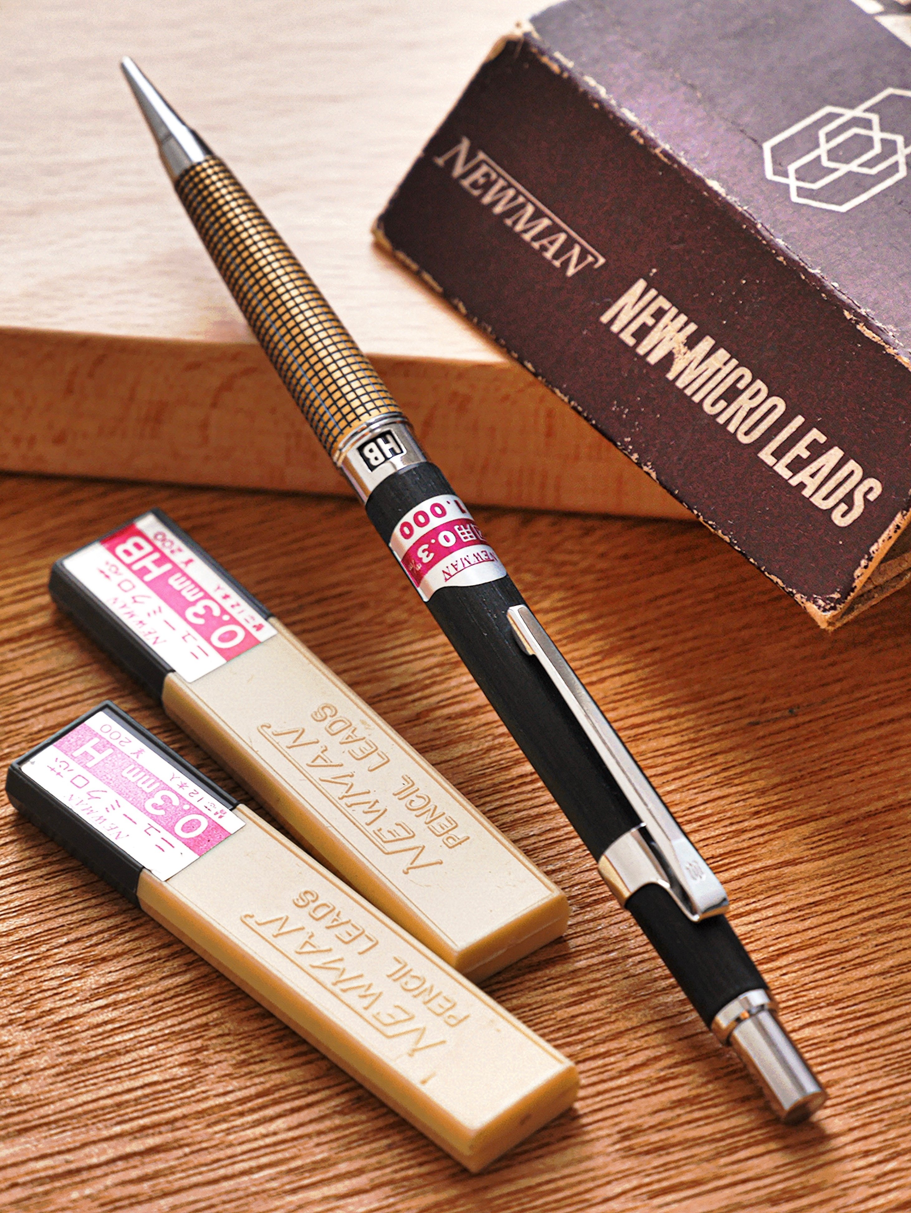 ニューマン 木目調｜柊