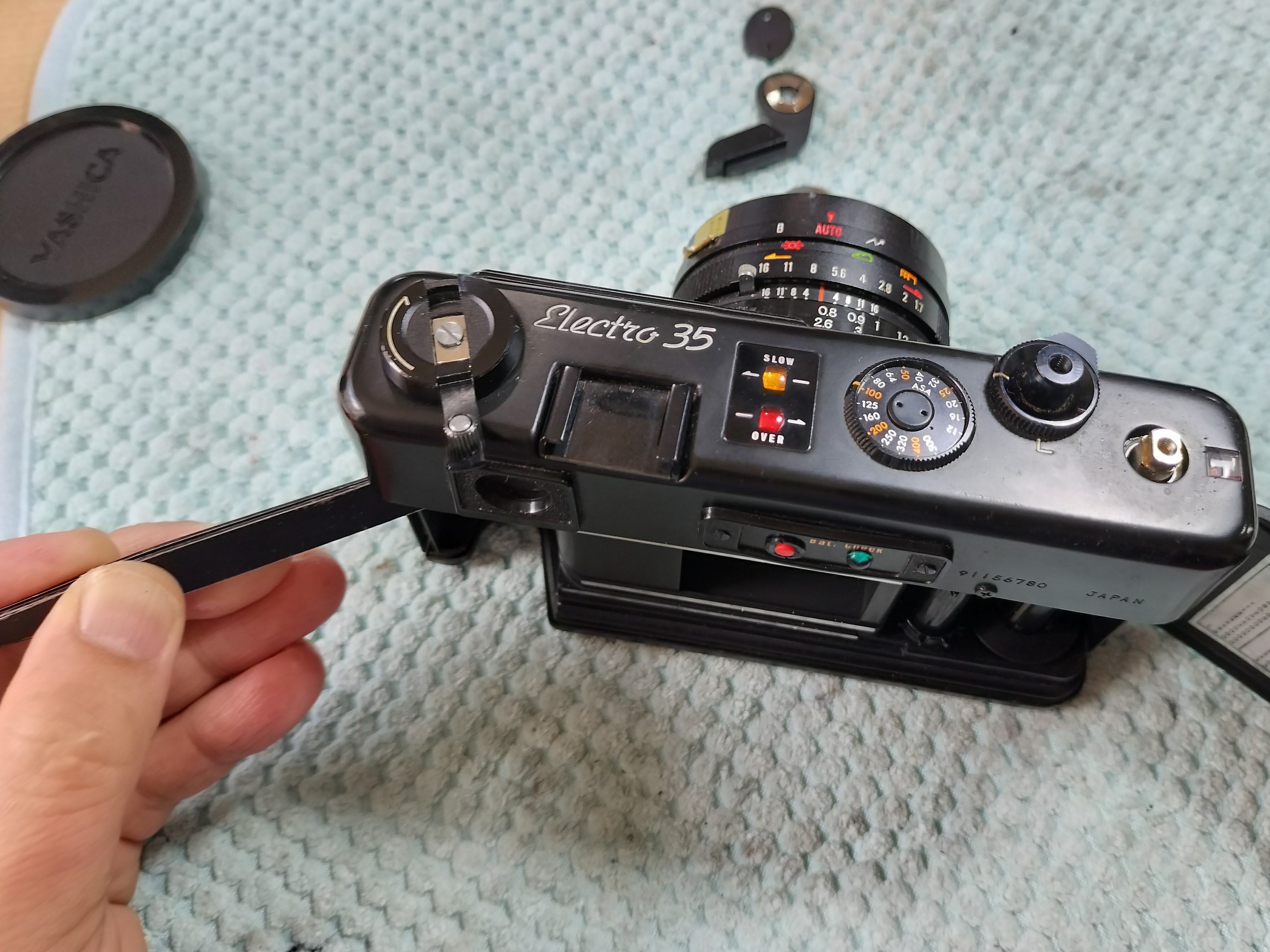ヤシカエレクトロ35GTの分解｜フィルムカメラ修理のアクアカメラ