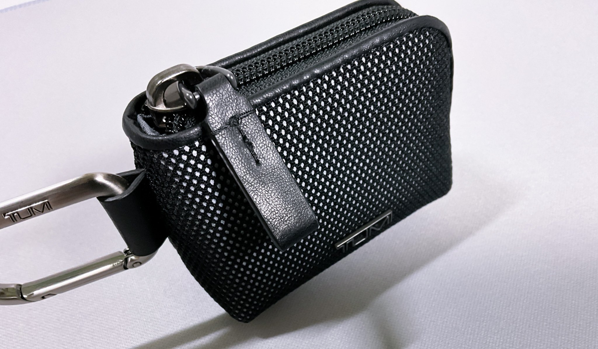 TUMI】 「エクストラ・スモール・ポーチ」レビュー 【ワイヤレス