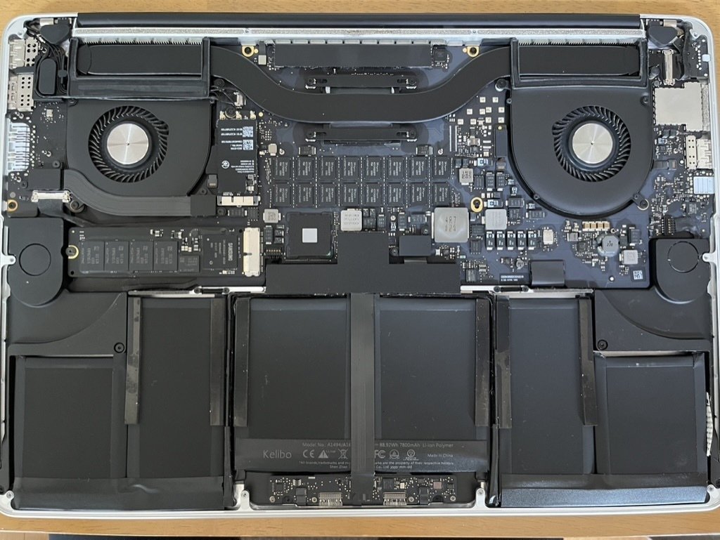 MacBook Pro (15インチ、Mid2015）のバッテリーと2TBのSSD交換｜motoharu