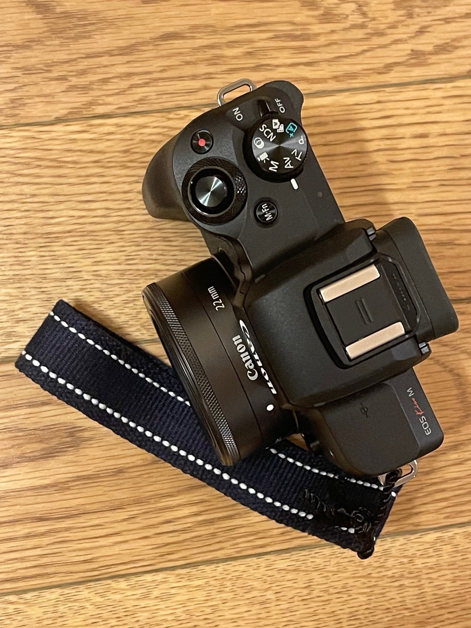 写真機材エッセイ】そのCanon Kiss Mカメラは中古フィルターを使う