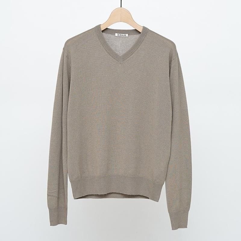 AURALEEが編み上げた、静かな贅沢。」｜THIRTY' THIRTY'