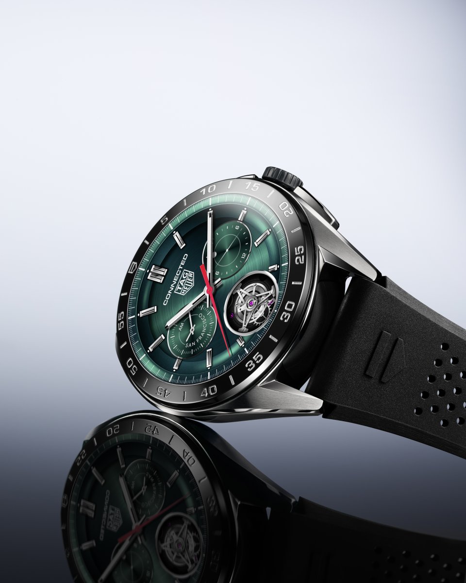 TAG HEUER CONNECTED CALIBRE E4 ダイヤルが導く タグ・ホイヤー独自の