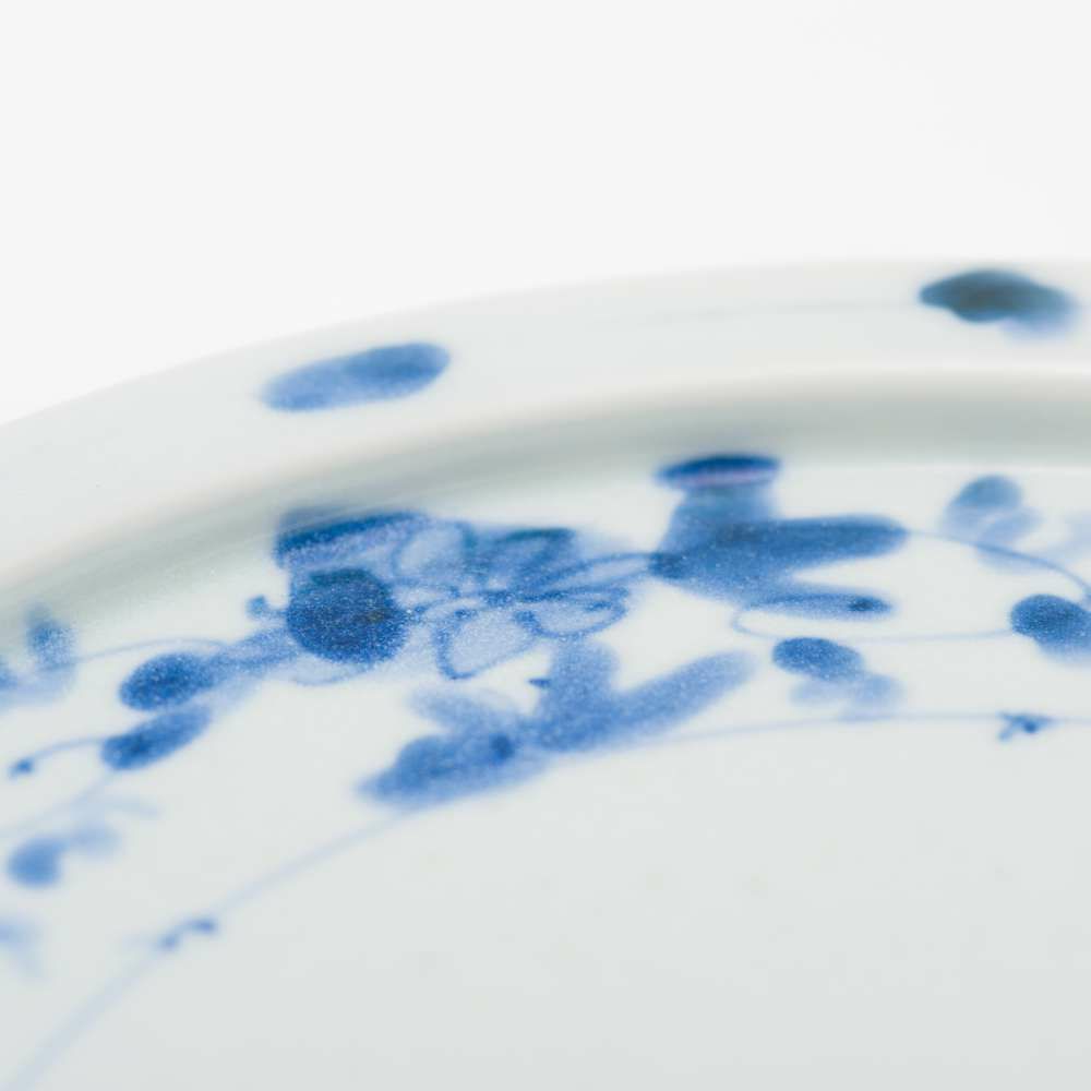岡晋吾 7寸天平平皿 牡丹唐草 – ARITA PORCELAIN LAB [公式オンライン