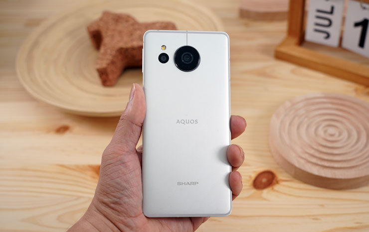 SHARP AQUOS sense7 plus 開箱體驗：日系質感、手感輕薄、優異螢幕與大