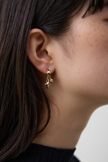 ダイヤシェイプドレイヤードピアス｜WOMEN｜250HAT56-415K｜AZUL BY