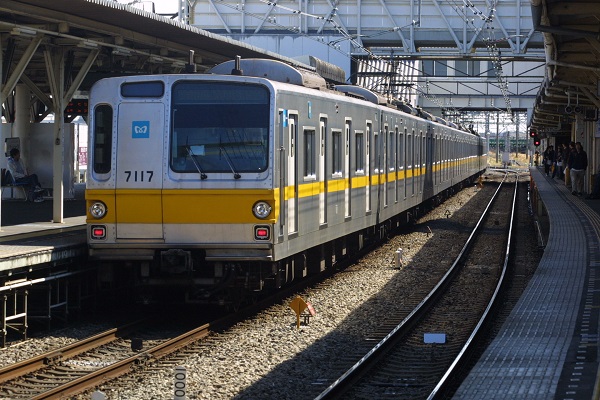 静かに去っていった東京メトロ 7000系 part5 制御機器の更新: B767-281