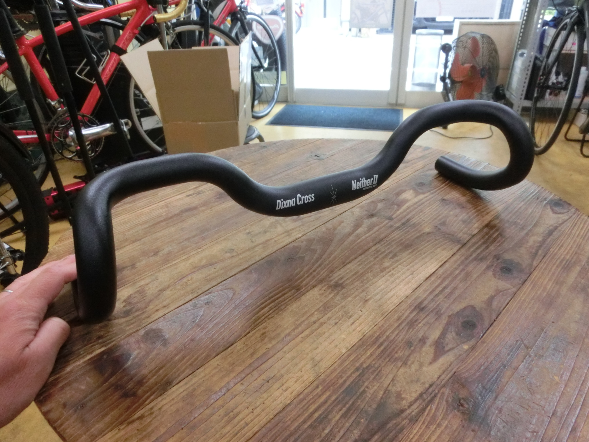 約50mm高くなる「ディズナ・ニーザー2」ハンドルバー – スポーツバイク