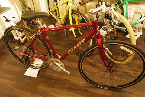 ちょっとお買得なクロスバイク有ります！展示在庫車情報2015モデル