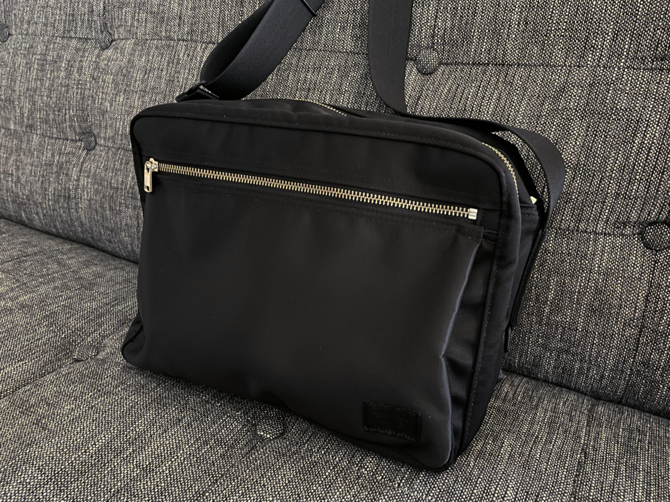 ポーター愛用レビュー｜最高！タンカー ショルダーバッグ(L) | 僕と