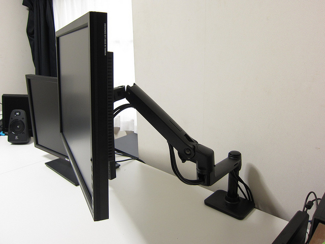 HP シングルモニターアーム』 レビュー ～Ergotron製の高性能アーム