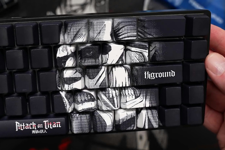 HIGROUND、リヴァイと超大型巨人の2モデルある”進撃の巨人”コラボの