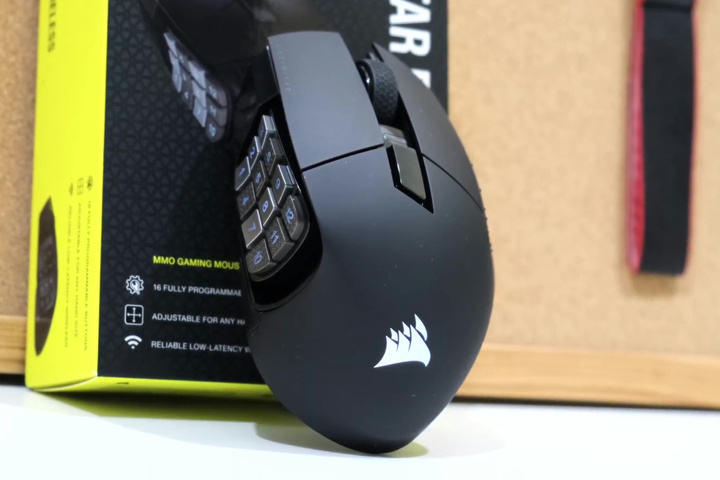 CORSAIR、ようやく無線化された16ボタン搭載のMMOワイヤレスゲーミング