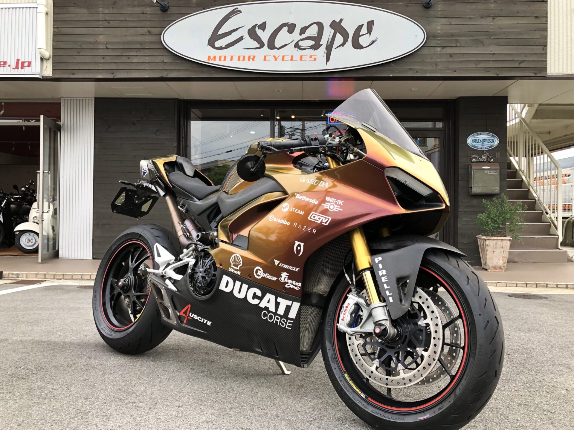 スタッフKEI】 インプレ「DUCATI PanigaleV4S」 – Escape Blog