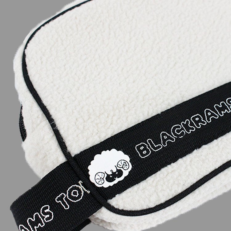 ボアスクエアポーチ | ブラックラムズ東京オンラインショップ