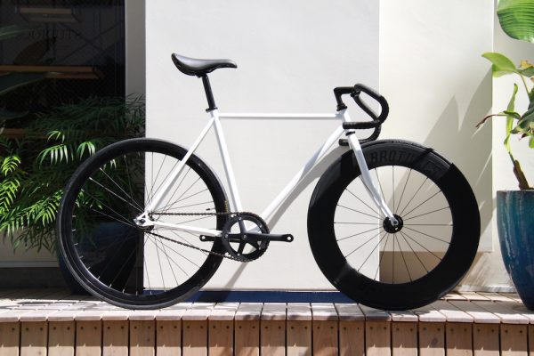 白い自転車が好き？じゃあこいつはどう？ | ブローチャーズ - BROTURES