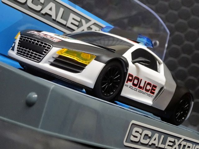 scalextric 1/32 ｽﾛｯﾄｶｰ C3457◇AUDI R8 POLICE-CAR ｻｲﾚﾝｻｳﾝﾄﾞ