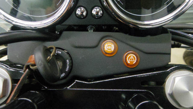 モトグッツィ純正部品メーターカバーMOTO GUZZIマーク | デージー