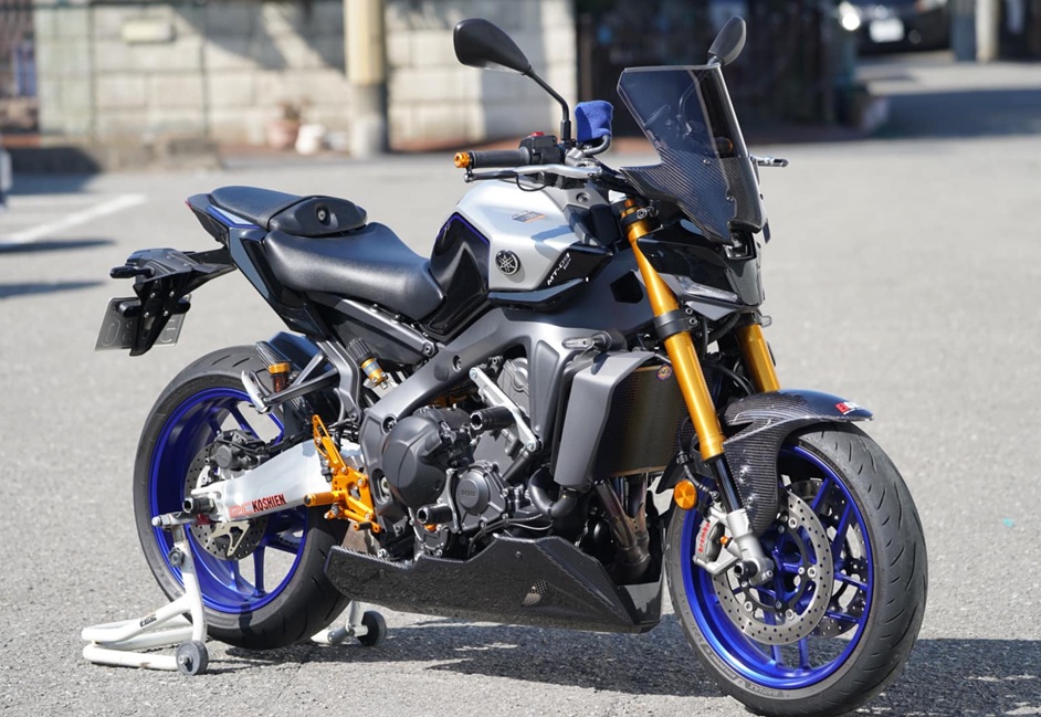 24~MT-09/SP Fﾊﾞｲｻﾞｰｽｸﾘｰﾝ用プロテクター/ｶｰﾎﾞﾝ綾織 | EIGHT （才谷屋