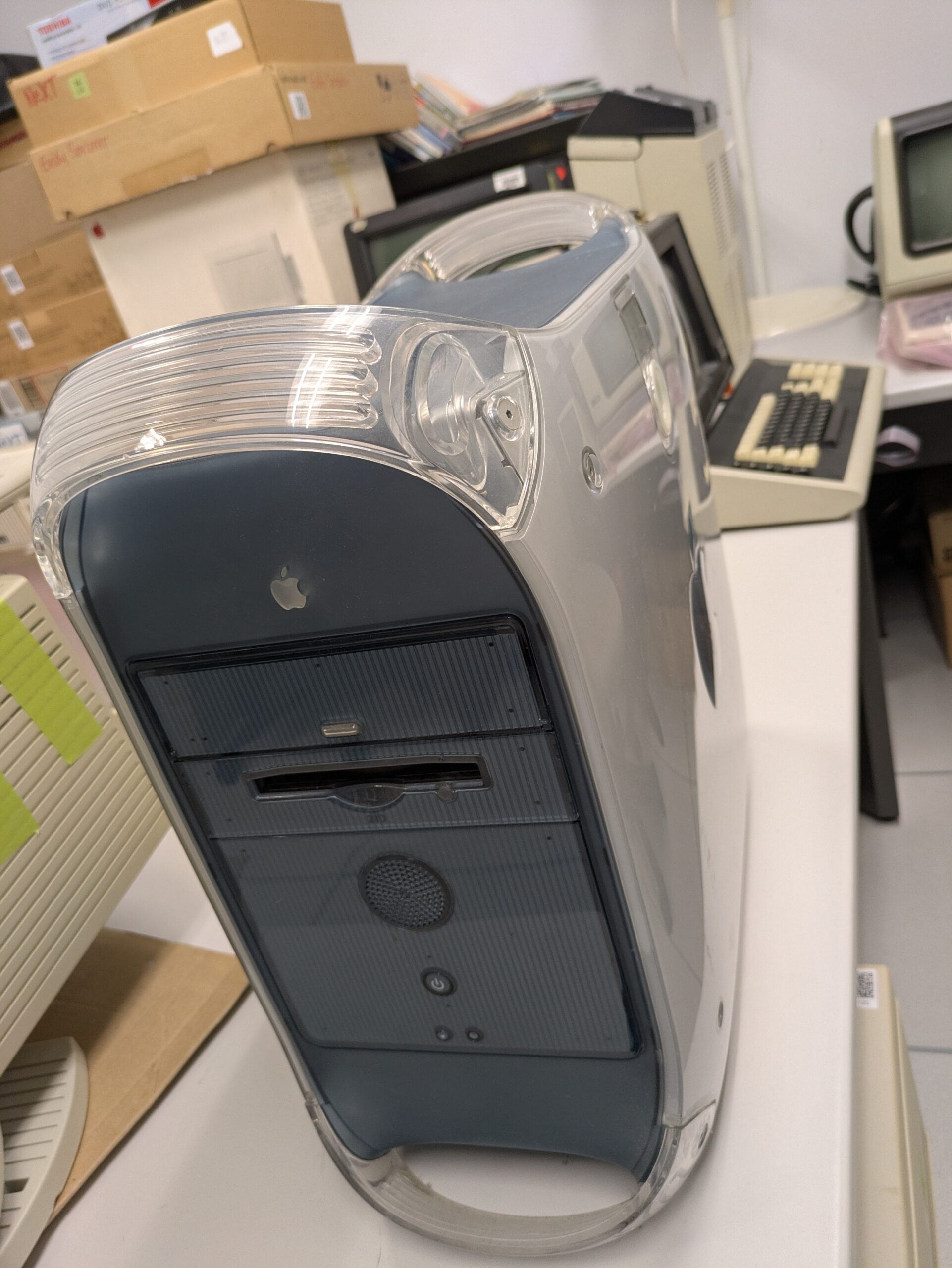 Apple Power Mac G4 - School of Computer Science