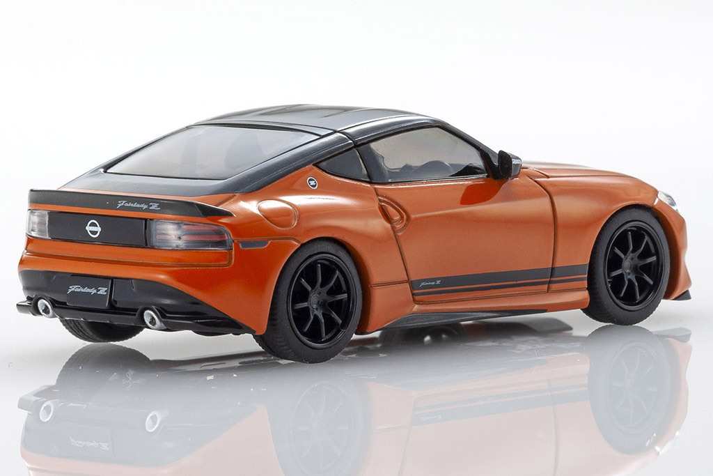 大好評のKYOSHO MINI CAR & BOOKに あのRZ34 CUSTOMIZED EDITIONが登場