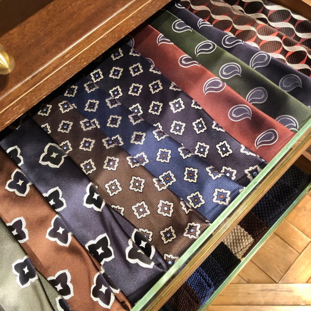 Holliday & Brown」ディレクター中村と西口によるリコメンドネクタイは