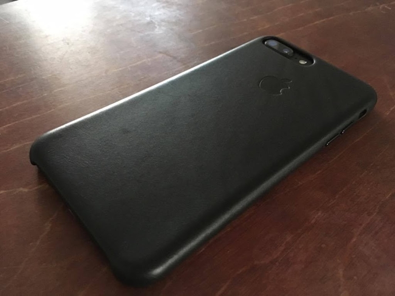 iPhone 8 / 7 Plus用「Apple純正レザーケース」ブラック購入レビュー