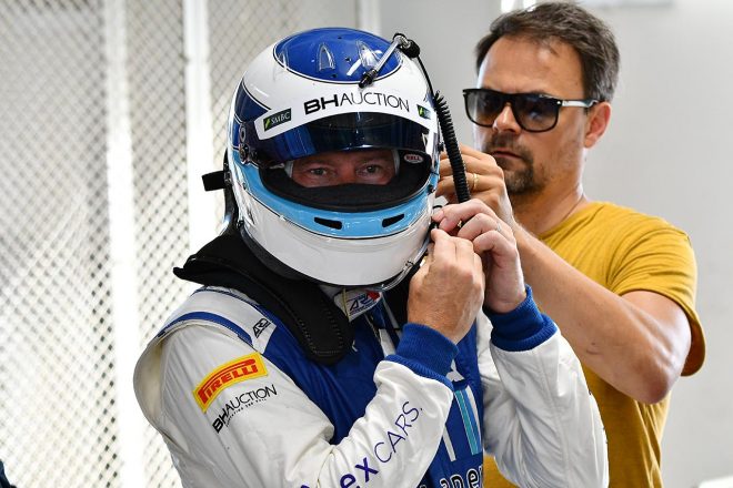 鈴鹿に二度のF1王者ミカ・ハッキネン見参！ マクラーレン720S GT3で