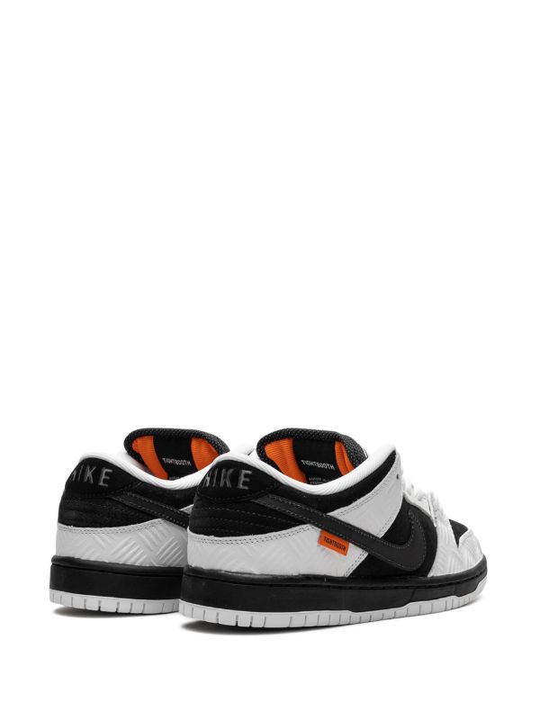 Nike x TIGHTBOOTH 'SB Dunk Low' スニーカー | ブラック | FARFETCH JP