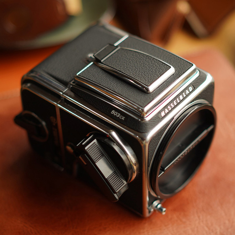 Hasselblad 503CX / Real leather skin : LEICA CASES & STRAPS by