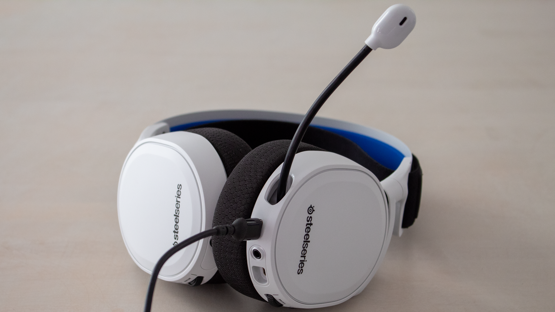 SteelSeries Arctis 7P+ Review: A Practical PS5 or PC Peripheral